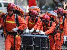 武警部队紧急投入四川长宁地震抢险救援