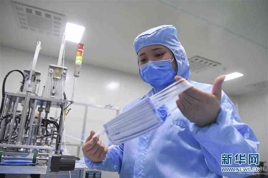 （新型冠状病毒感染的肺炎疫情防控）（3）重庆：赶制口罩为防控提供保障