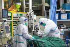病房直击：武汉中南医院全力救治新型肺炎患者