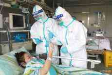 武汉医院隔离病房患者点赞医护人员