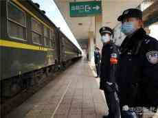 湖南怀化：铁警父子同上阵奋战在疫情防控第一线