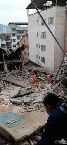 贵州凯里西门街道辖区一民房垮塌   2人被困