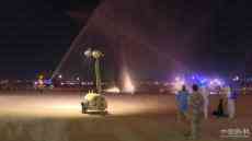 伊拉克以“过水门”仪式迎接中国第二批援助物资