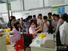 汝城县暖水镇中心卫生院为3800余名中小学生接种乙肝疫苗