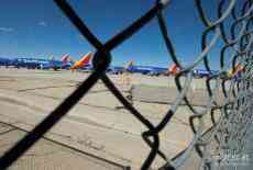 美国联邦航空局就波音737MAX客机问题“认错”