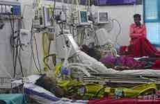 印度新冠肺炎收治医院出事了：千人罢工 要求加薪