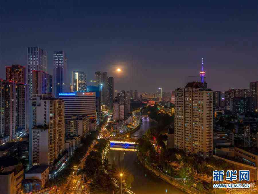 （社会）（4） “十五的月亮十四圆”