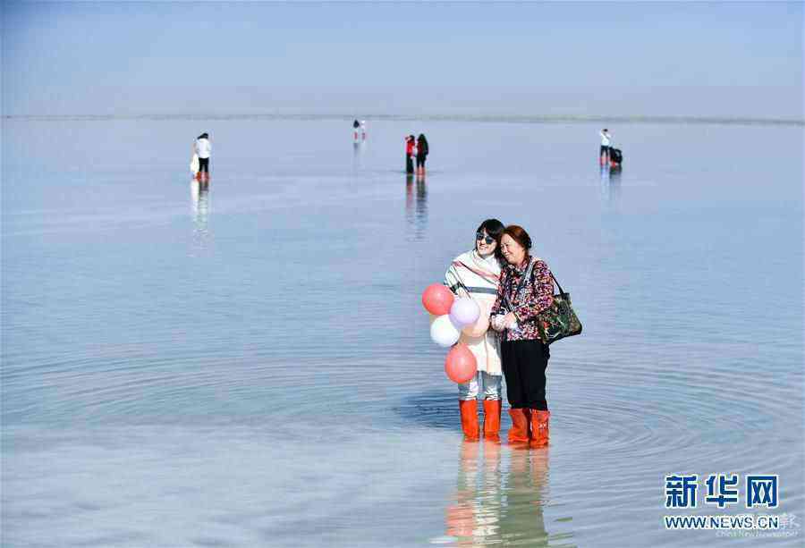 （坐着高铁看中国）（1）青藏铁路串起高原旅游“珍珠链”