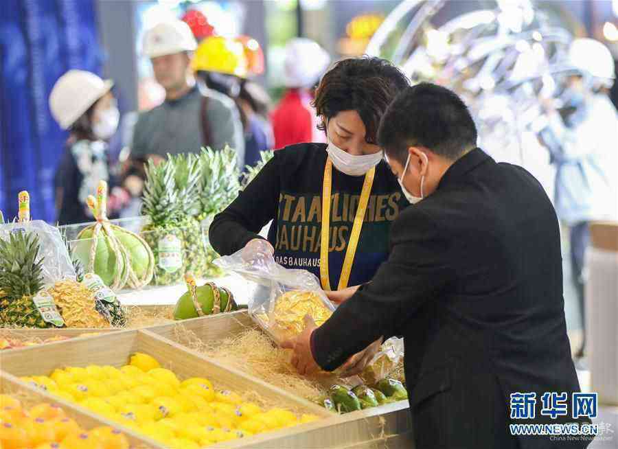 （第三届进博会）（8）进博布展忙 静待八方客