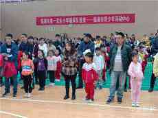 临湘市一完小校蹦床选拔活动在临湘市一中体育馆举行