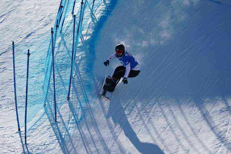 运动员在比赛中。陈亮摄