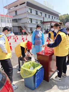 长沙县果园镇：爱心地菜鸡蛋慰问防疫一线