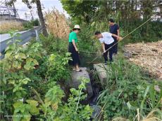 湖南武冈市司马冲镇干群齐上阵疏渠抗旱保粮食生产