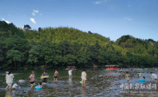 湖南新宁：天然“游泳池” 安全又舒心