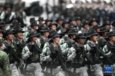 墨西哥举行阅兵庆祝独立日
