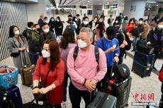 广深港高铁香港段恢复通车 香港旅客前往深圳北及广州东