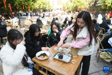福建福州：“大众茶馆”市民休闲消费好去处