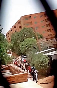苏丹7000囚犯越狱 前总统下落不明