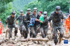 重庆万州区长滩镇出现特大暴雨