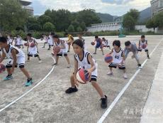湖南宁远：孩子们的专“暑”快乐