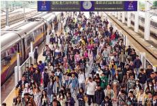 大陆旅游业火爆 台业界吁民进党恢复陆客团
