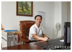 郑时鹏：致富不忘乡亲们  助力家乡不停歇