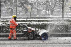 中国东北全力应对大范围雨雪寒潮降温天气