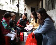 “爱心妈妈”情暖山里娃