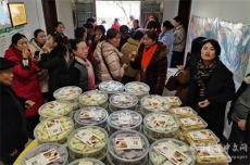 安徽庐江：购年货 品年味