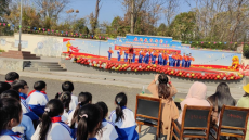 新田县骥村中心小学：红色经典诵读 校园飘溢书香