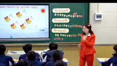 三尺讲台展英姿