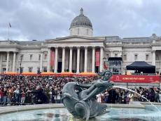 “四海同春” 英国伦敦超70万人共庆新春