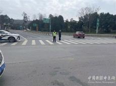 湖南宜章黄沙镇：志愿者助力交通畅通安全
