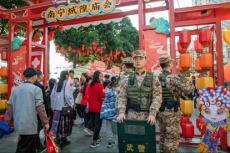 南宁武警官兵春节期间坚守执勤一线