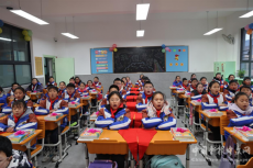 荆门市军马场学校: 用思政课支点撬动师生爱国情