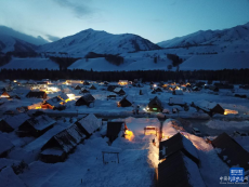 新疆禾木：旅游热温暖冬季童话小村