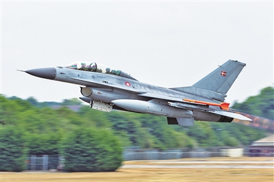 丹麦空军F-16战斗机。