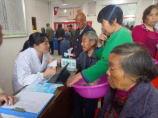 衡阳县井头镇中心卫生院免费为65岁以上老年人健康体检