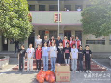 衡阳市田家炳实验中学开展“艺术童伴”送教活动