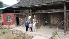 从脱贫攻坚到乡村振兴：何小兰一家的暖心蜕变之旅