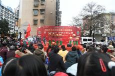 凯里洗马河街道：招聘会+ “职”达家门 72家企业送岗680个