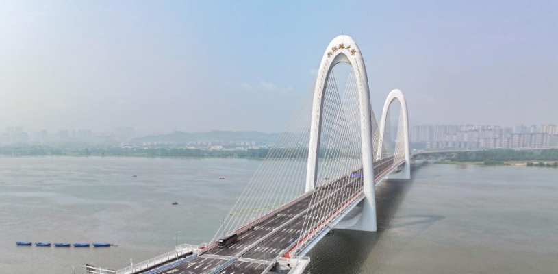 长沙兴联路大桥通车试运行