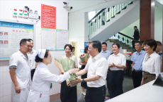 常宁市人民医院：院领导暖心慰问一线护理工作者