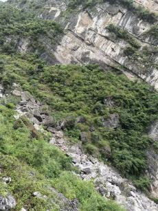 探幽青龙山峡谷