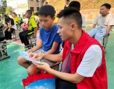 贵州锦屏彦洞：秋风伊始行，与法护童声   