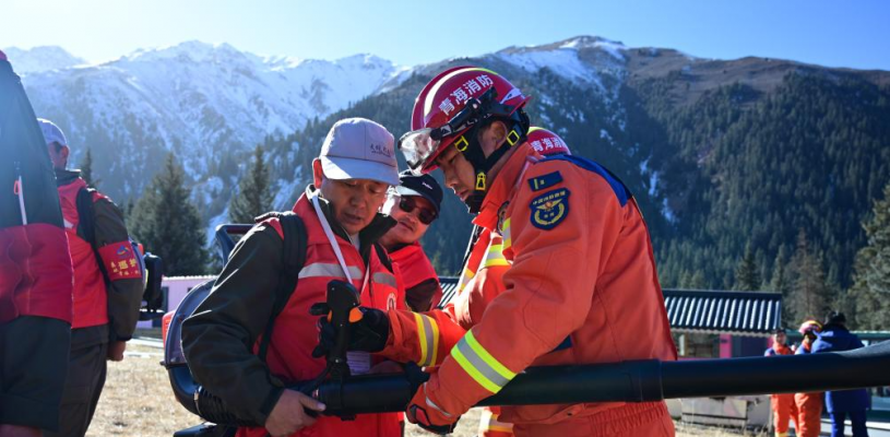 青海祁连：消防进林区 共筑“防火墙”