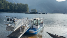 福建永安：首艘专业垃圾清理船“科岩净澜号”投用