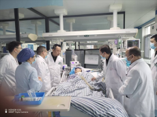 绿色通道跑赢死神，生动诠释“生命至上”