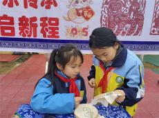 贵州台江县城关一小：苗绣进校园 匠心润童心