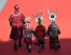 贵州凯里：七旬“家长助教”为幼儿园量身创唱苗歌